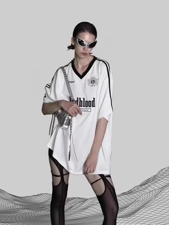 

Футболка Yang Chaosun Zhang Kangle с вышивкой букв ort Sve, свободные трикотажные изделия для пар V-Ne, модная повседневная одежда из хлопка и полиэстера