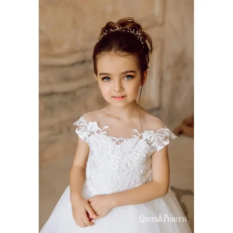 Cute 2024 Girl Dress For Wedding Lace Appqulies Tulle Skirt White Ivory Ball Gown Illusion Summer Sleeveless Communion Clothes