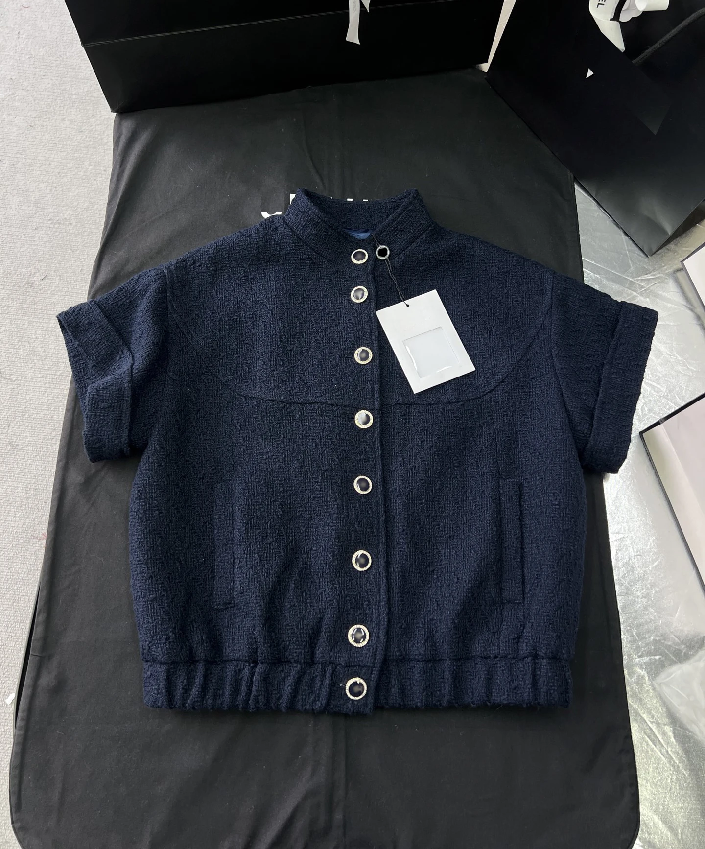 

Luxury brand 26 Early Spring Vacation Series Short Sleeve Women's Jacket skirt silk lining high quality same the show