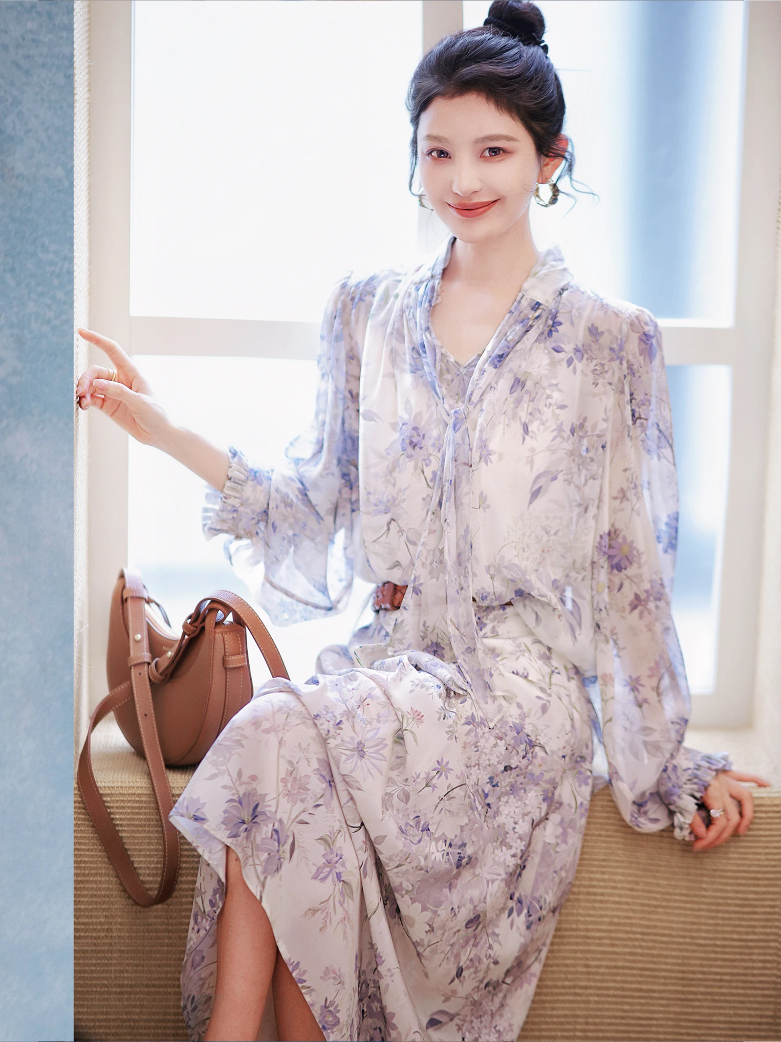 

Original Dr cher Series Silk irt Women's Loose Comfortable Spring Set V-ne Long Sve Mid-length Plant Floral Pattern