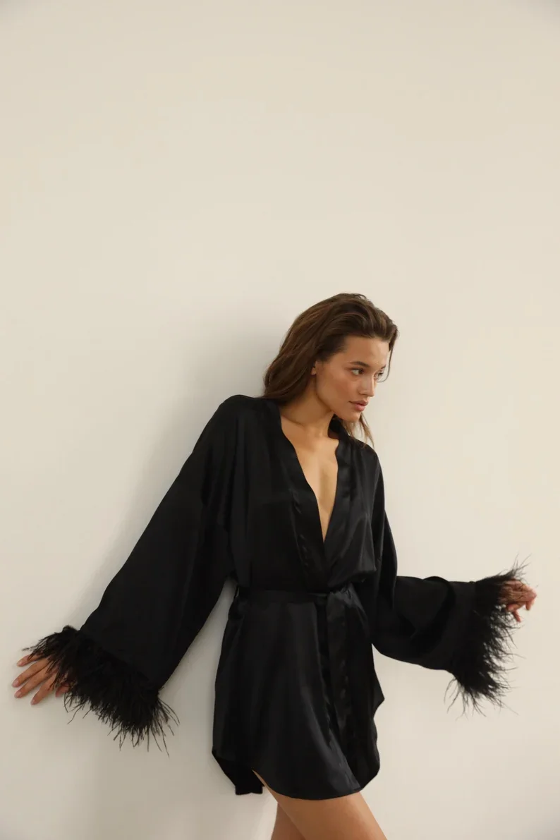 Satin Short Robes with Black Boudoir Bridal Dressing Gown Wedding Party Bridesmaid Gifts Pure Silk Kimono Robe with Feather