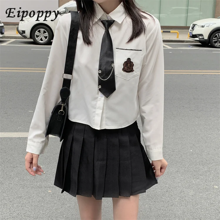 女性の韓国風プレッピースーツ、白いネクタイシャツ、プリーツスカート、制服、夏