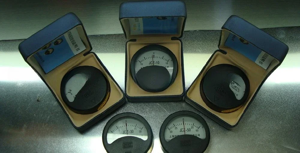 JCZ-20 Magnetic Field Intensity Meter, Gauss Meter, Pointer Magnetometer 10 Magnetometer 20 Gauss