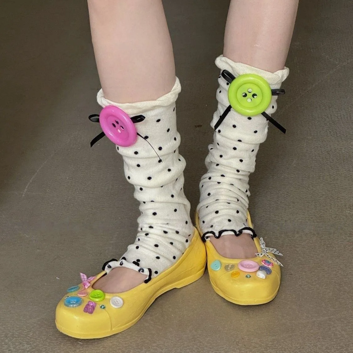 New summer retro Y2K cute trend versatile niche leg cover with polka dot print button pack and ruffled edge sock set, one pair