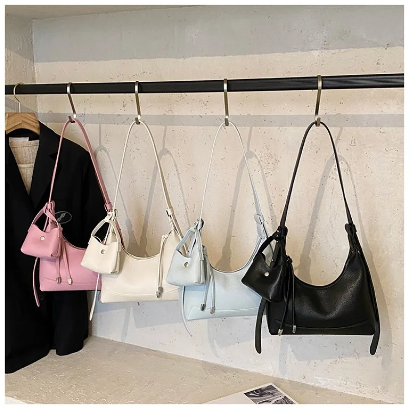 

Elite Women's Crossbody-Bag Made Of Zinnia-Patterned Leather Boasting Paris Casual Elegant Vintage Spacious Daily Look​