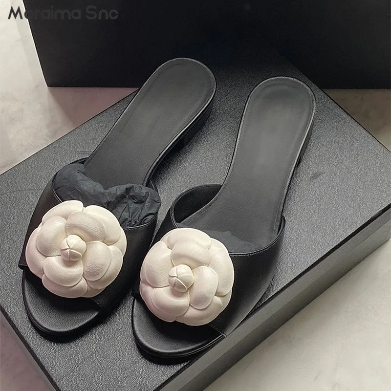 

Flower Black and White Flip Flops Summer Temperament Outdoor Flat Heel Half Slippers Leather Ladies Casual Fashion Sandals