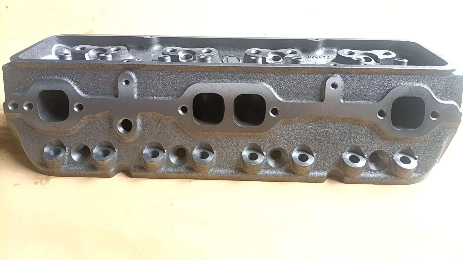 GM350 Bare Cylinder Heads Iron Casting SBC Chevy 350 190cc 64cc 2.02 1.60 Engine Cylinder Head  for Car Engine
