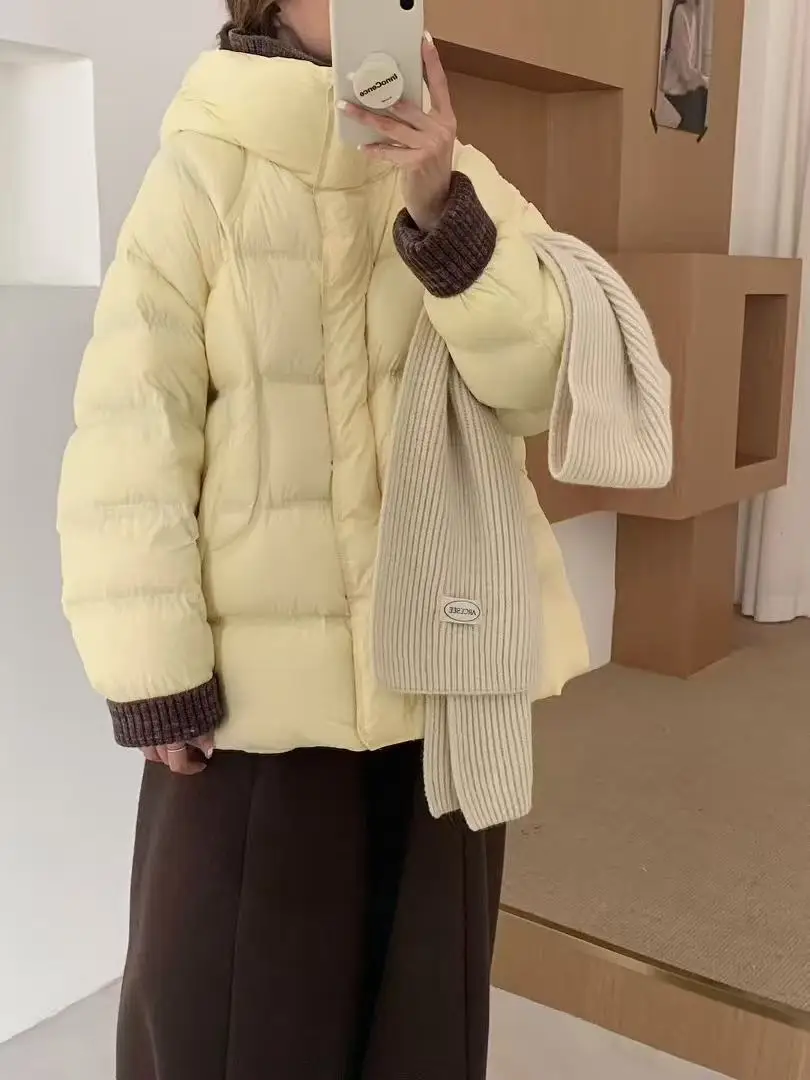 XF5818 Autunno/Inverno 25 delle nuove donne lavorato a maglia piumino di giunzione 90 piumino d'anatra bianco medio lungo con cappuccio caldo cappotto di moda