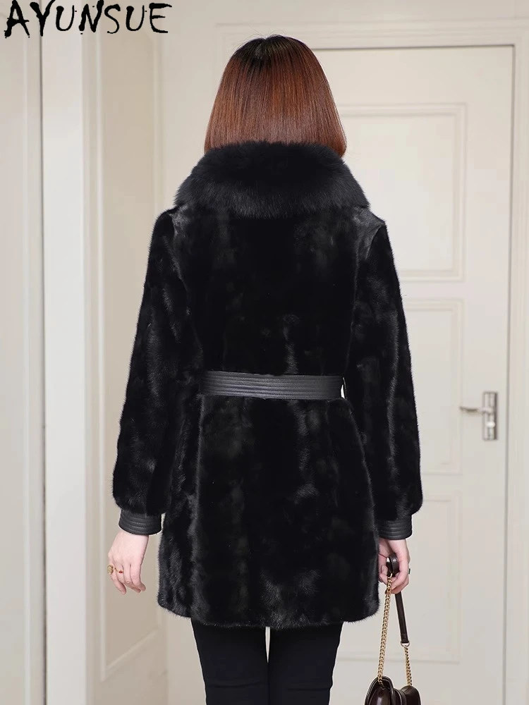 معطف فرو المنك الحقيقي من AYUNSUE ملابس شتوية للنساء معاطف نسائية متوسطة الطول سترة من الفرو الحقيقي بياقة من فرو الثعلب الدافئ حزام Paulzt Жengarško