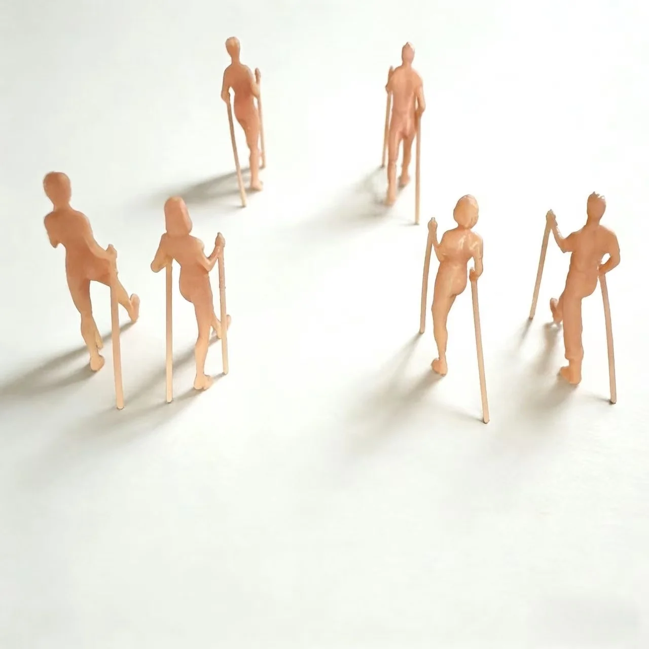 6 Pcs 1:87 Solid Color DIY Sand Table Material Model Figurines Sports Enthusiasts Water Skiers Suitable for Sports Scene Constru