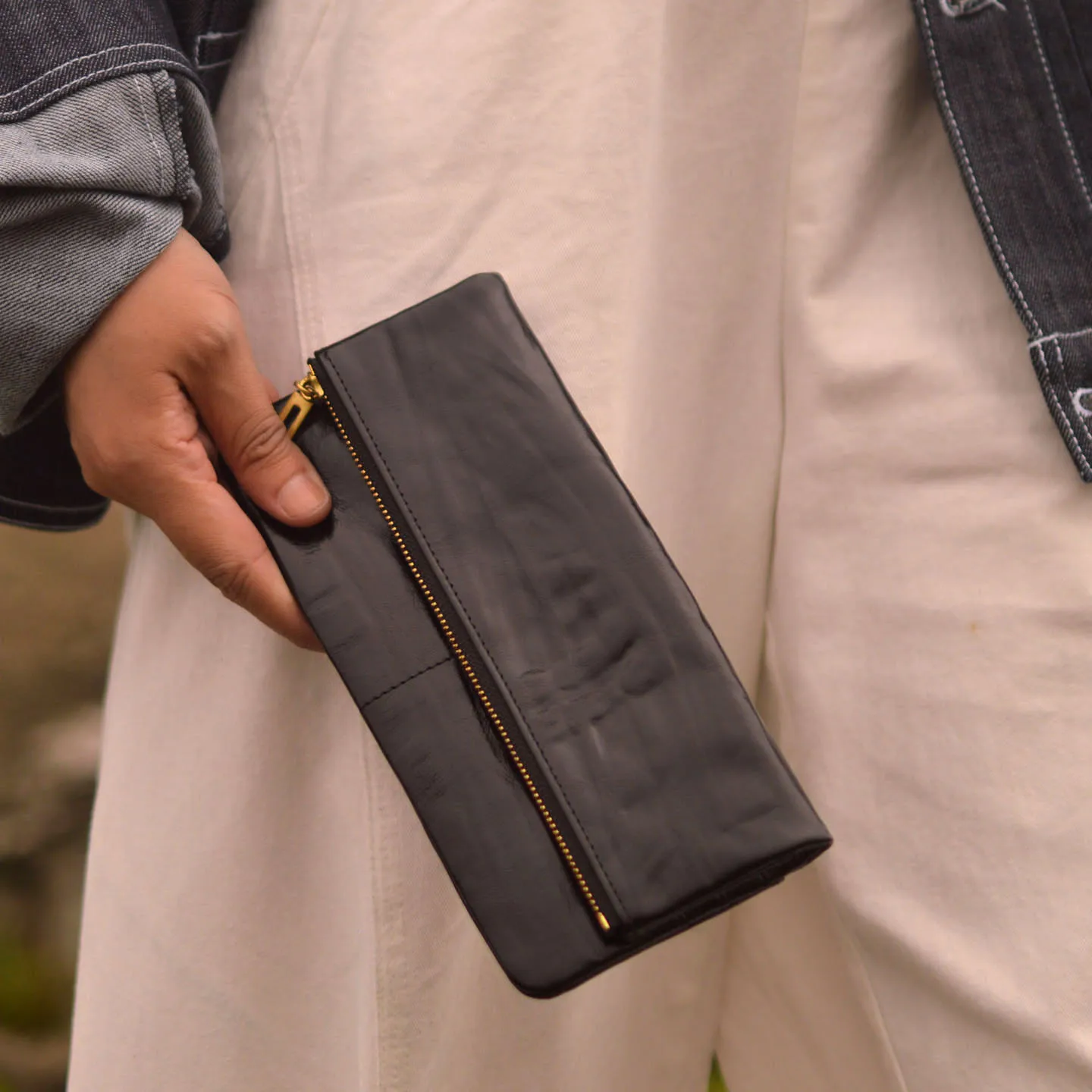aetoo-vintage-genuine-leather-long-style-wallet-for-women-vegetable-tanned-top-grain-cowhide-handbag-simple-and-elegant-suita