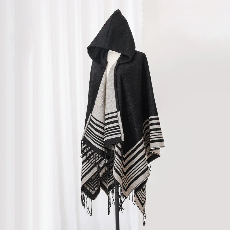 Retro Men's Cape Outerwear Knitted Fringed Shawl Cardigan Hooded Cape Striped Warm Large Shawl Male Vintage Poncho Cloak Coats