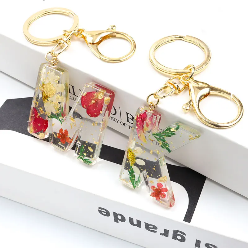 Real Dried Flower 26 Initial Letter Keychain Exquisite Crystal Resin A-Z English Alphabe Charm Keyring Women Bag Key Accessories