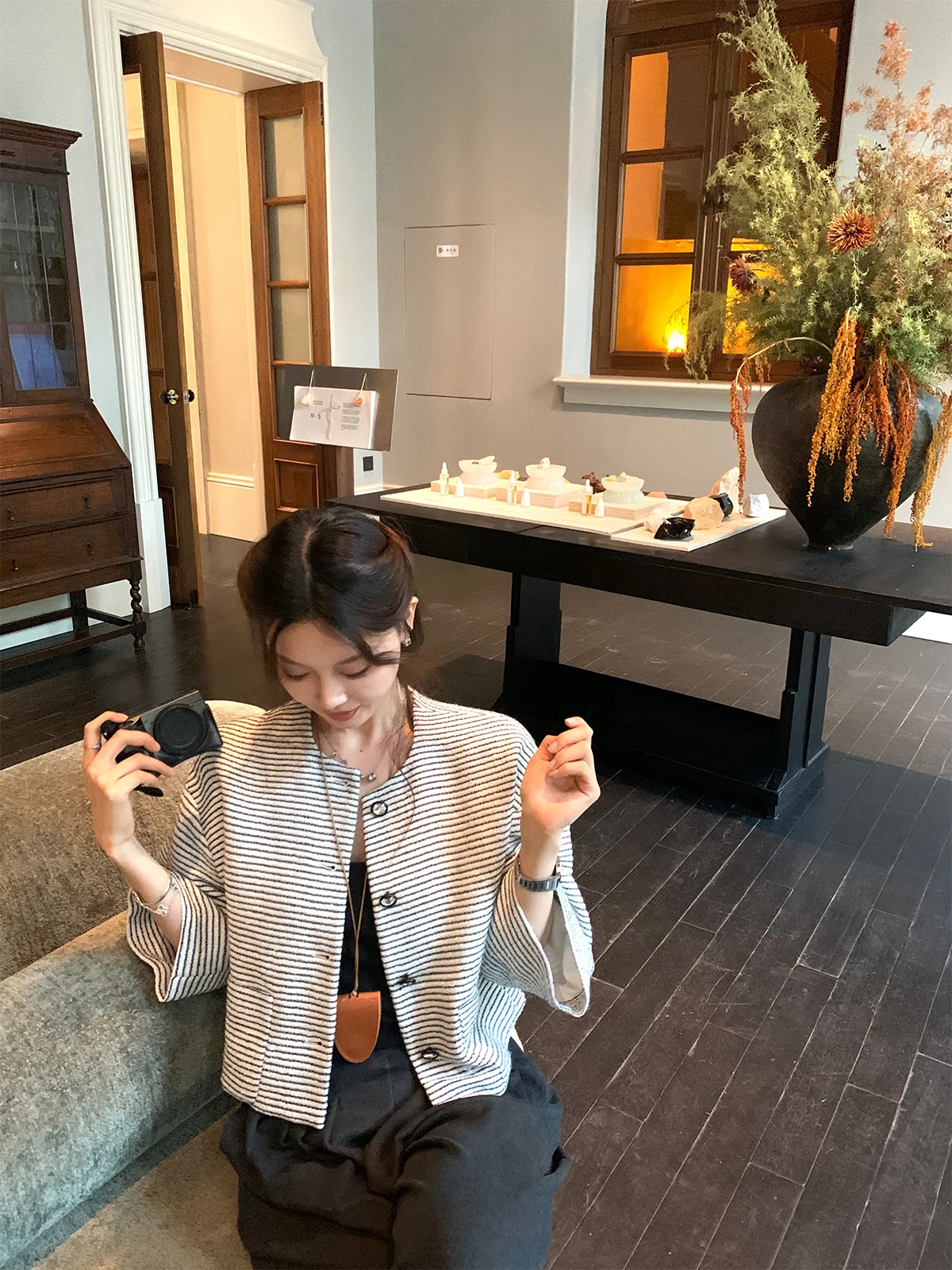 

Seeyouiceland Jeju Autumn Light Ele 7-Sve, полосатая цветочная верхняя одежда с широкими рукавами для женщин, с круглым вырезом и застежкой на пуговицы