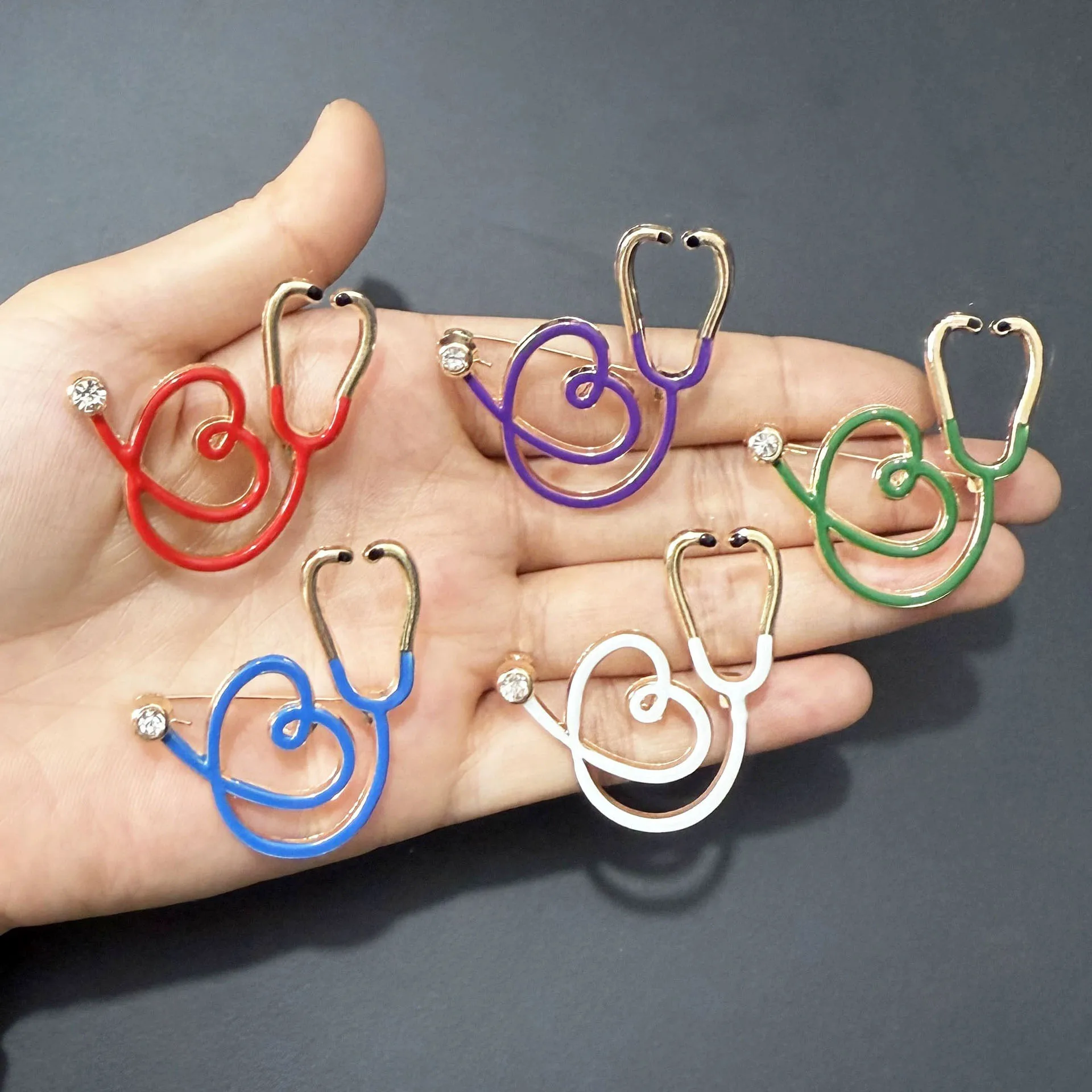 Customized and Retail Advanced medical stethoscope brooch pins soft enamel pins
