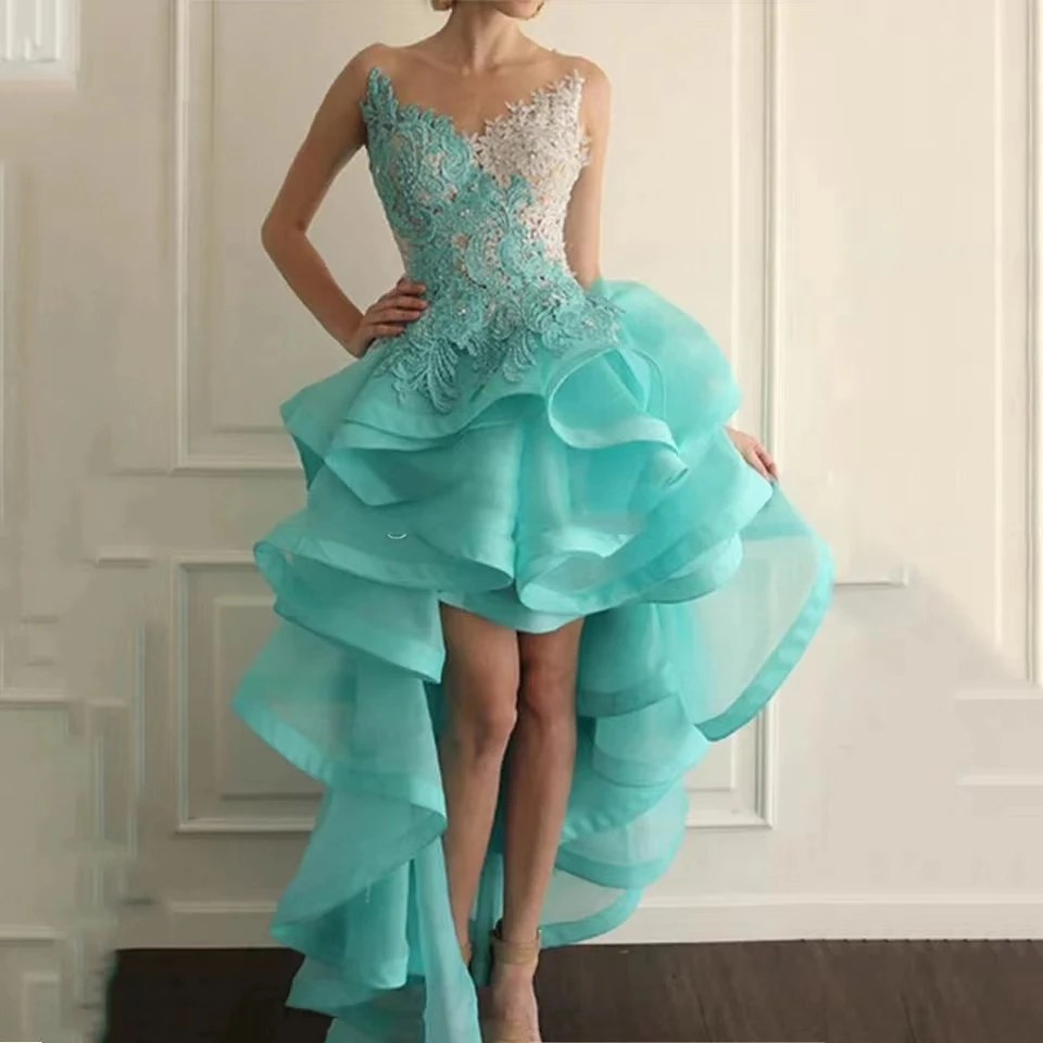 

2024 Blue High Front and Low Back Cocktail Prom Dresses Illusion Neck Organza Lace Appliques Ruffle Beads Homecoming Gowns