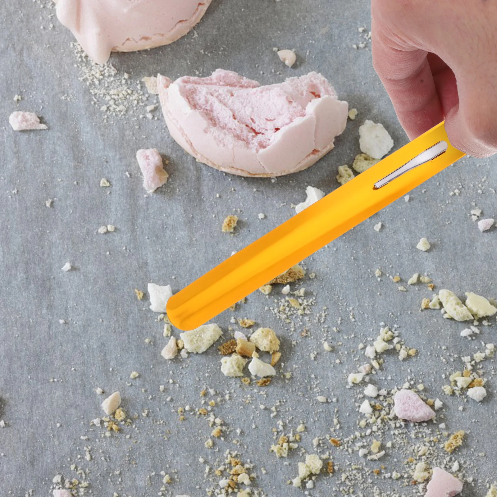 

2pcs Golden Stainless Steel Bread Crumb Scraper Kitchen Tool for Home Restaurant Tabletop Sweeper Lightweight Long Lasting Food