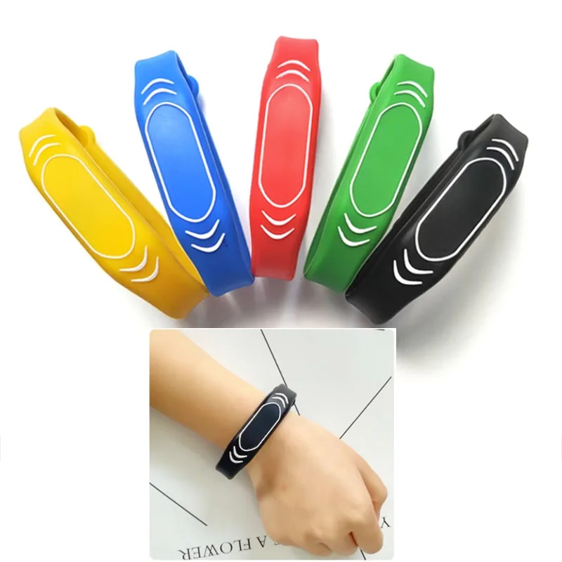 Cinturino da polso regolabile 125Khz ID EM4100 bracciale impermeabile Touchable Access Control Tag Token Electric Lock Cards