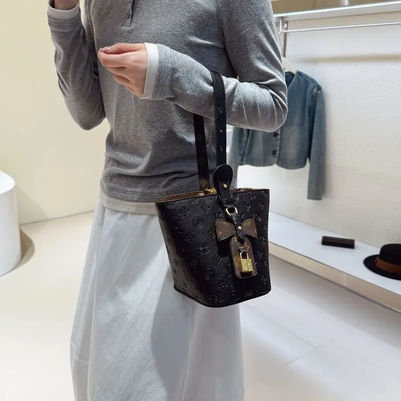 

Niche Bucket Top Handle Bag, Women's Aesthetic Shoulder Purse, Casual Crossbody Day to Night Tote, Sling Bag, Minimalist Leather