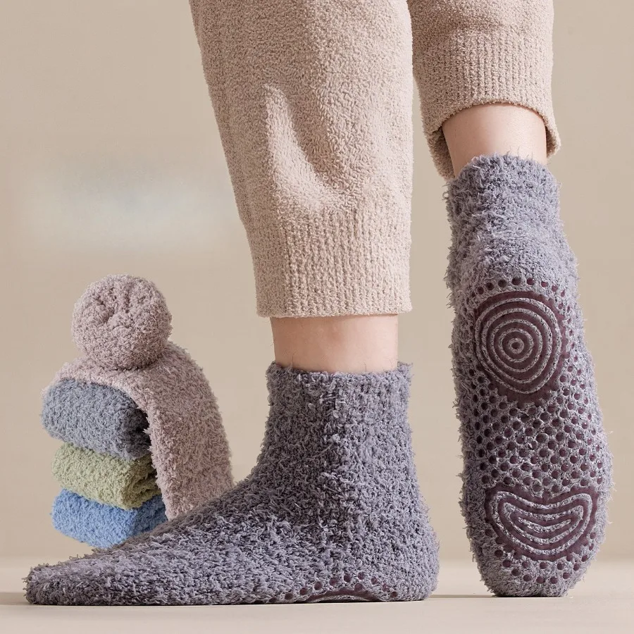 2 Random Color Men's Solid Coral Fleece Non-Slip Glued Floor Socks for Autumn and Winter