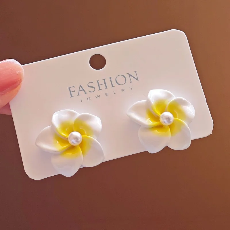 Temperament Yellow Color Flower Stud Earrings For Women New Trend Sweet Fashion Ear Piercing Body Jewelry korean Style Girl Gift