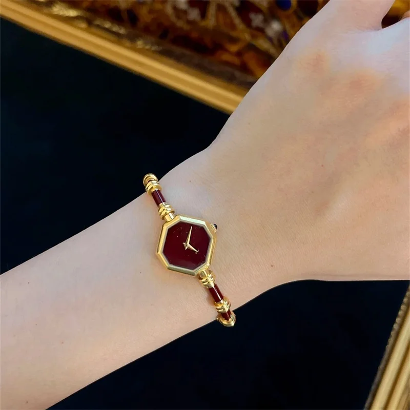 

Женские художественные часы-браслет, маленькие и изысканные кварцевые часы высокого качества на рабочем месте