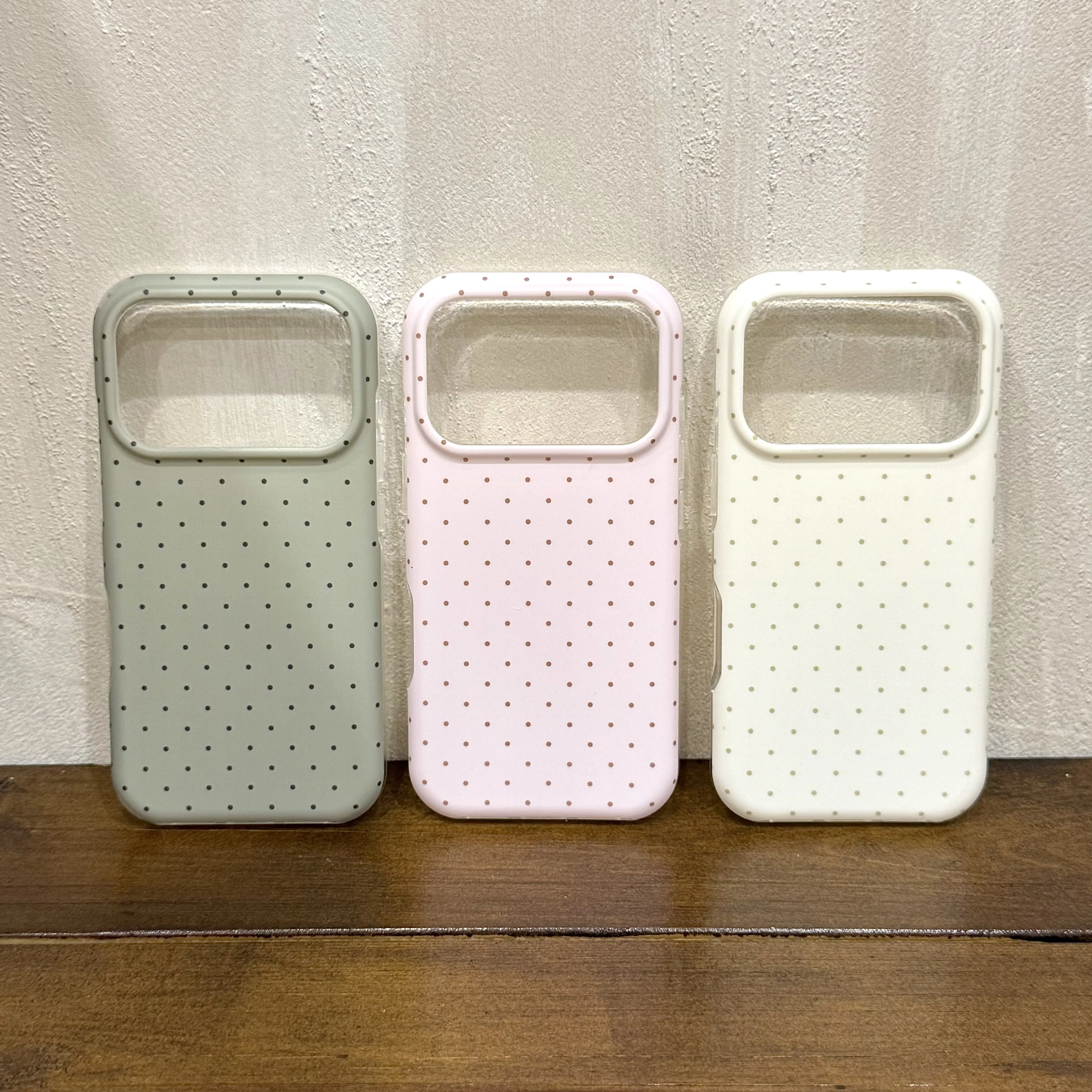 Niedliche Polka Dot Flüssigsilikon Minimalistische Ästhetische Handyhülle für iPhone 18 17 16 15 14 11 12 13 Pro Max Plus Rückseiten-Cover