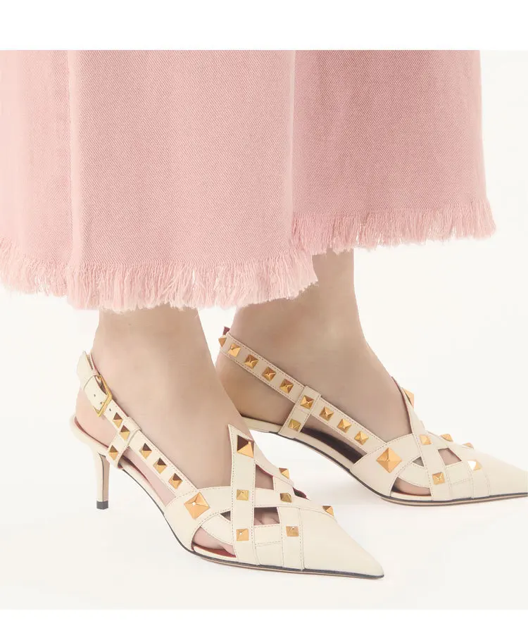 

Модные туфли-сандалии 2026 с заклепками и острым носком на тонком высоком каблуке