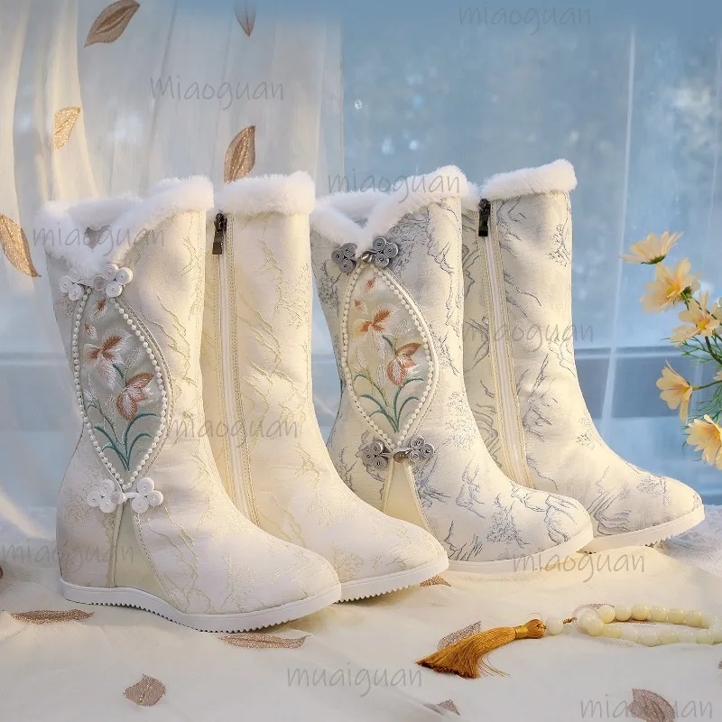 Ethnische Stil Mitte Der Wade Baumwolle Stiefel frauen Gestickte Blumen Keile Ferse Kurze Plüsch Schuhe Seite Zip Winter Warme botas Mujer
