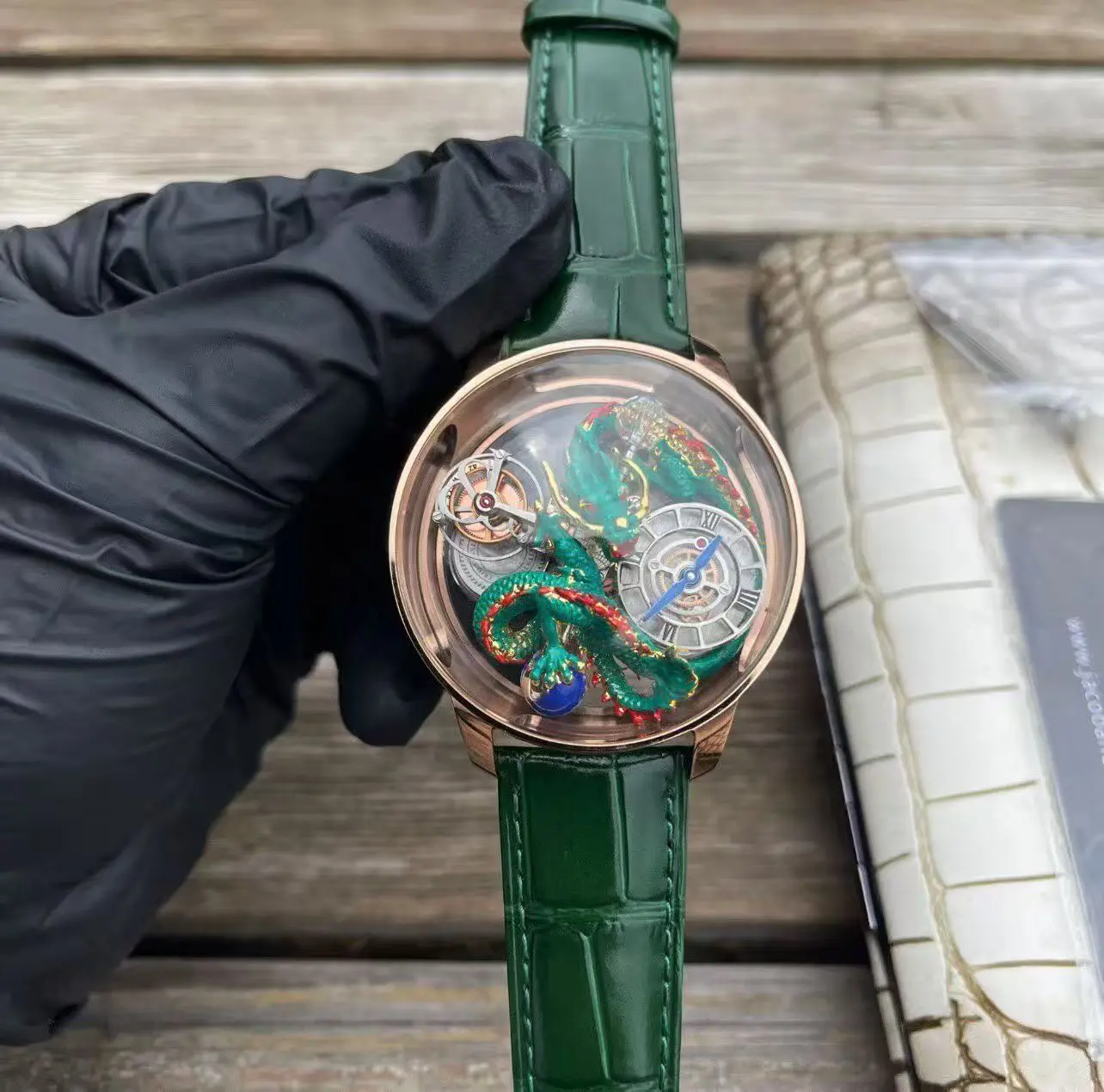 Рисунок 2 - Ограниченная серия часов JACO Tourbillon