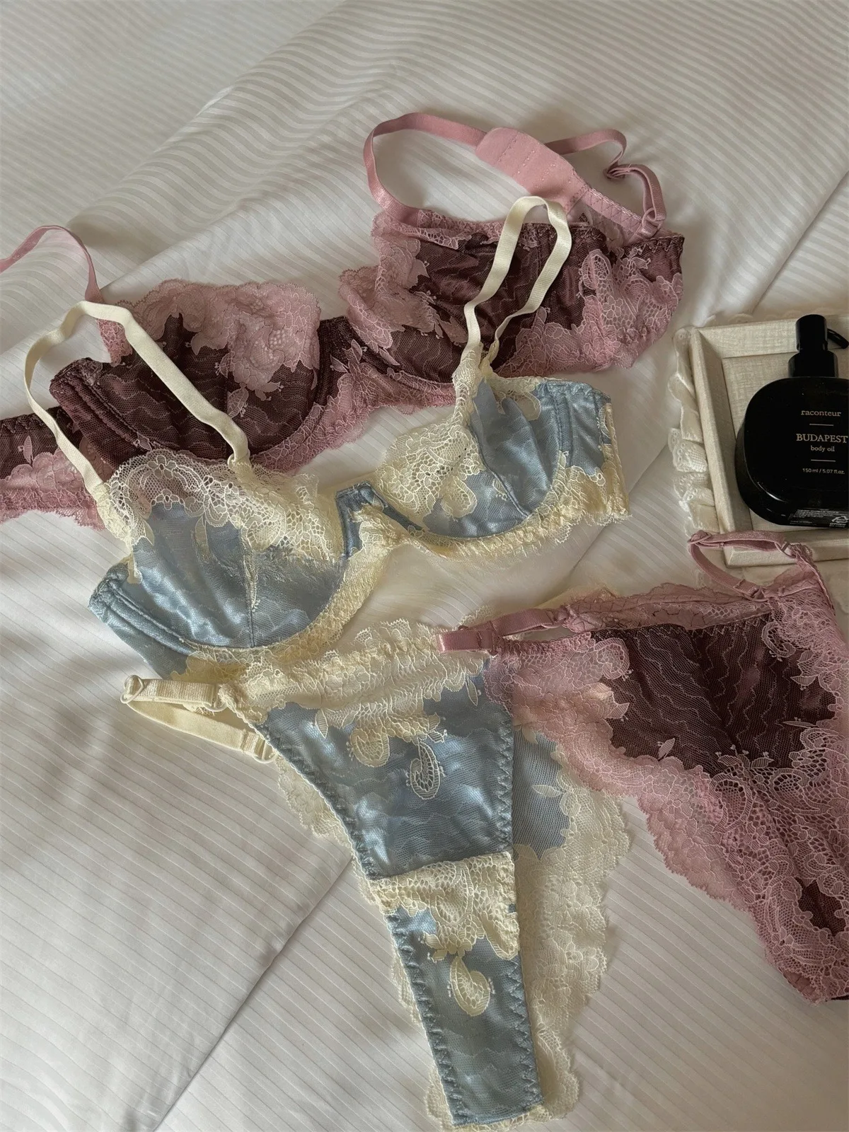 

Кружевное нижнее белье для девочек, тонкий блестящий бюстгальтер, антипровисающее нижнее белье пуш-ап, поддержка большой груди, небольшой комплект с бюстгальтером