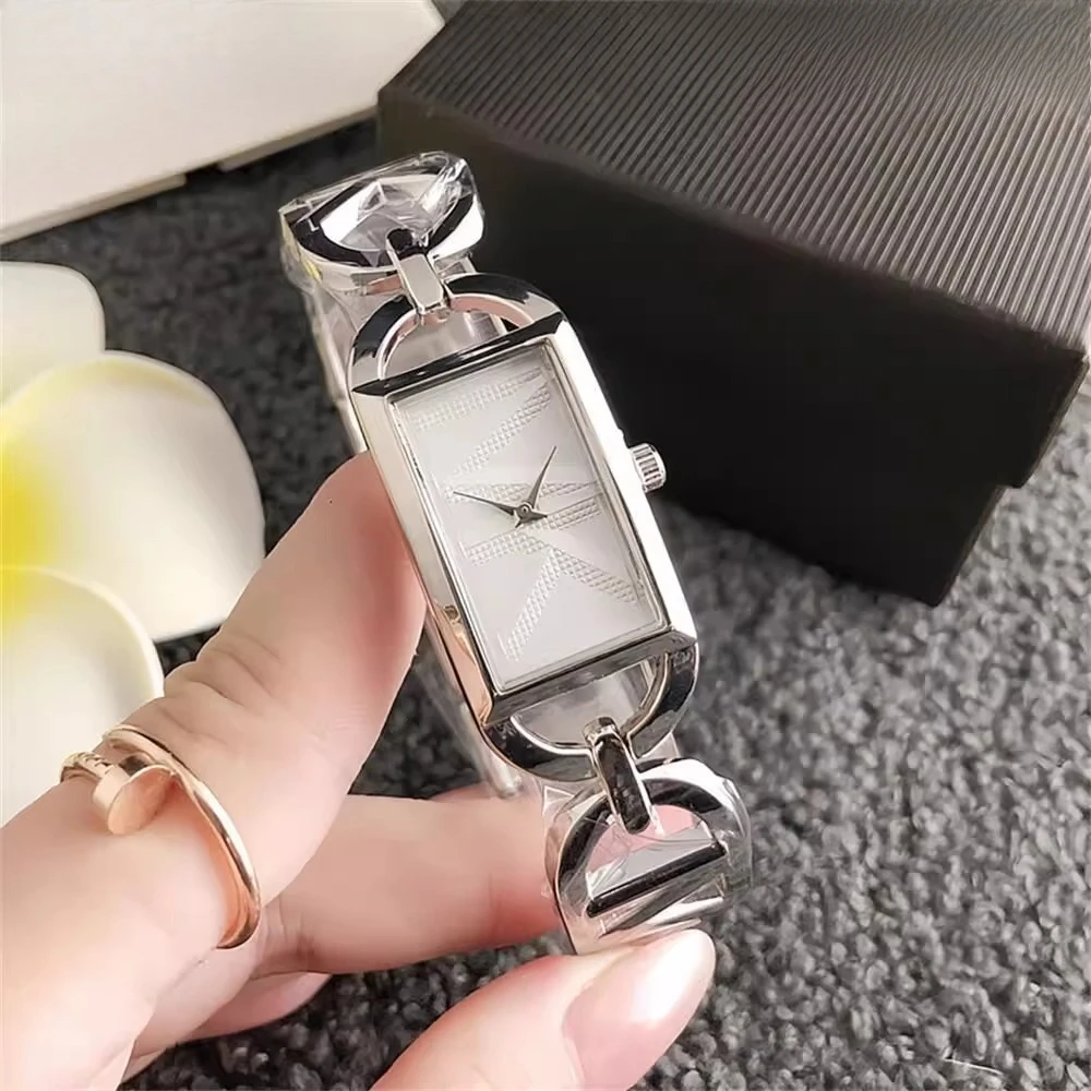2025 ساعة كوارتز نسائية جديدة متخصصة خمر ساعة مربعة بسيطة موضة ساعة نسائية