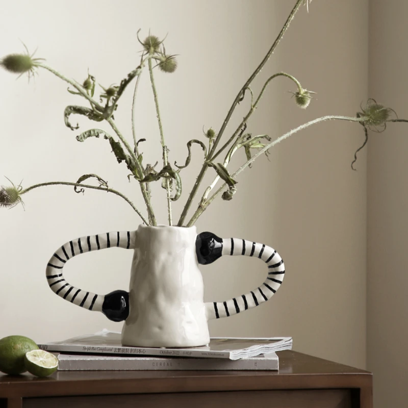 [Sugar Bean] Black and white cream color matching ceramic vase, handmade flower ware, foyer, living room, coffee table