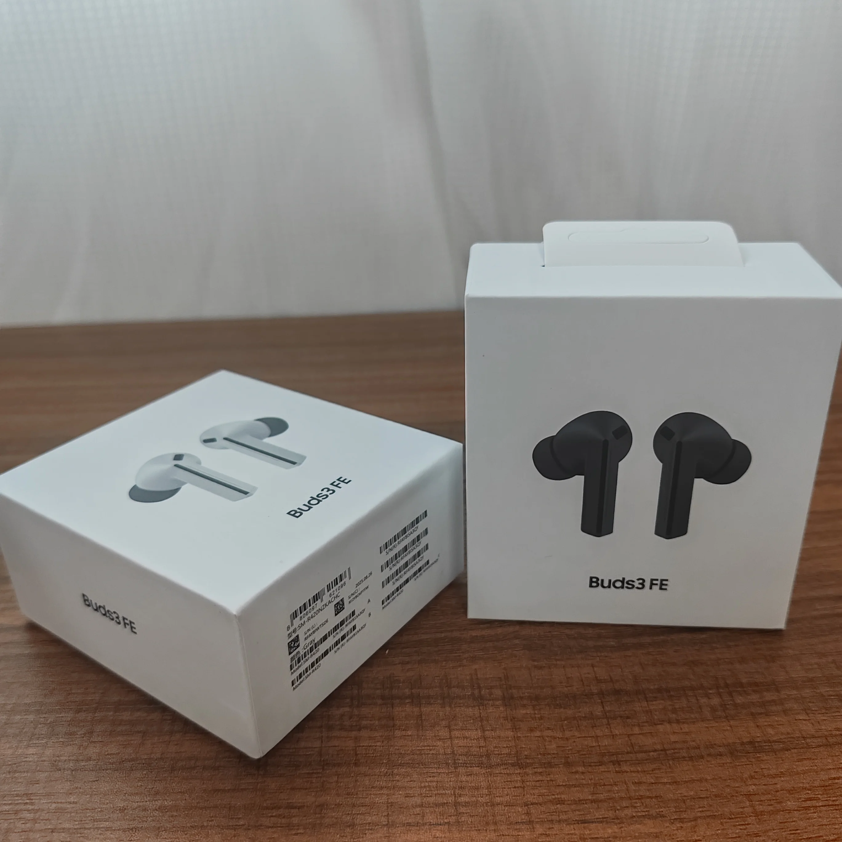 

New Buds3 FE Professional True Bluetooth Headphones Noise Reduction Soft Non-Slip Earbuds Headphone Tips Charging Condition