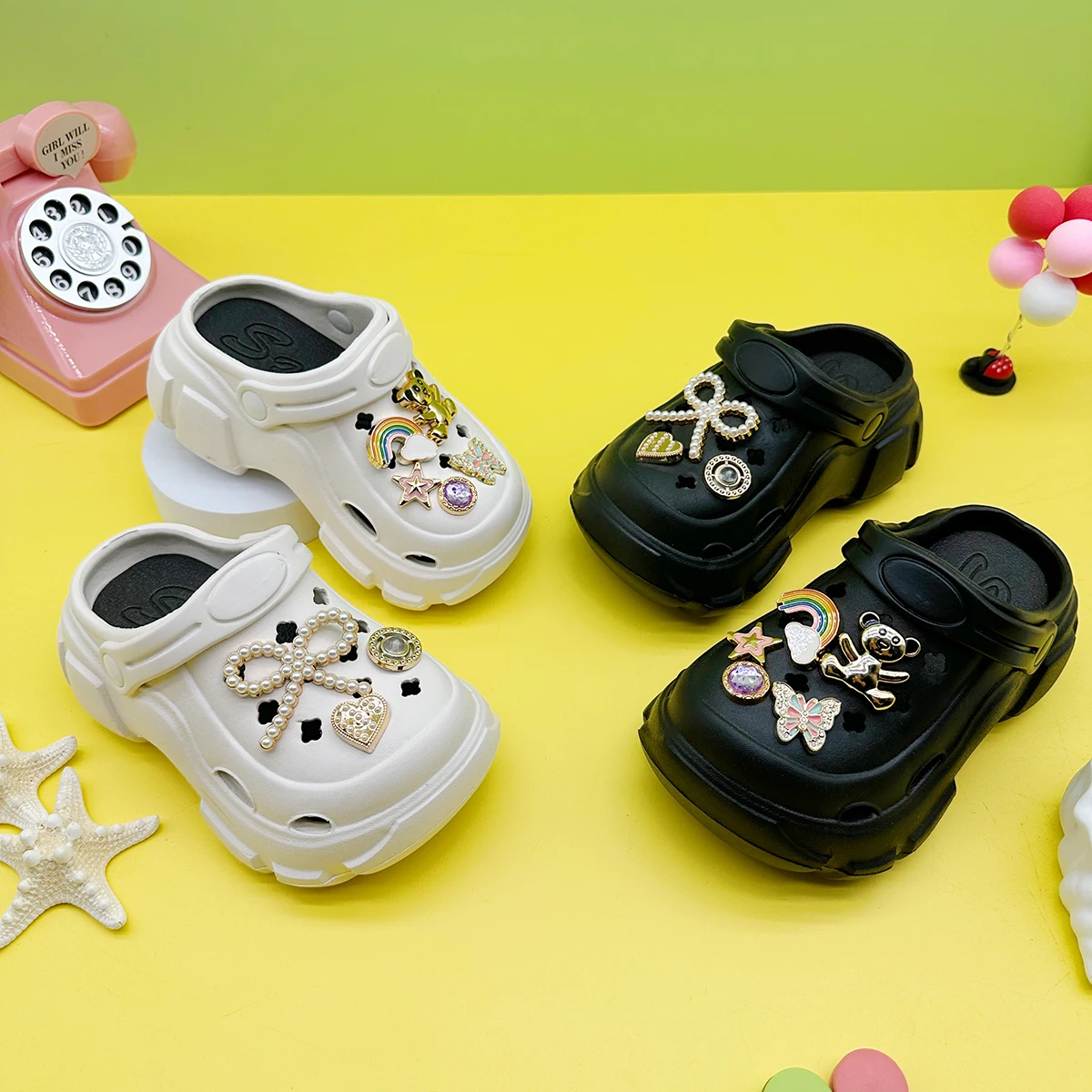 

Милые и универсальные тапочки для родителей и детей для мальчиков и девочек, новые сабо из ЭВА с рисунком радужного медведя и бантом, нескользящие сандалии с закрытым носком на мягкой подошве 606