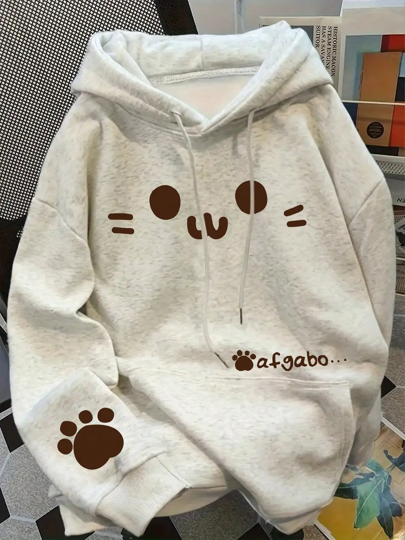 

Женская толстовка оверсайз с игривым принтом в виде лапок, мягкая флисовая подкладка