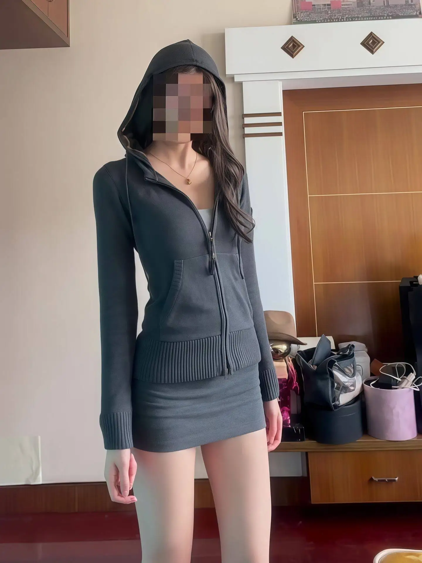 

Комплект FEMPILOT: вязаная толстовка-худи и юбка А-силуэта, женский модный осенний наряд для повседневной носки