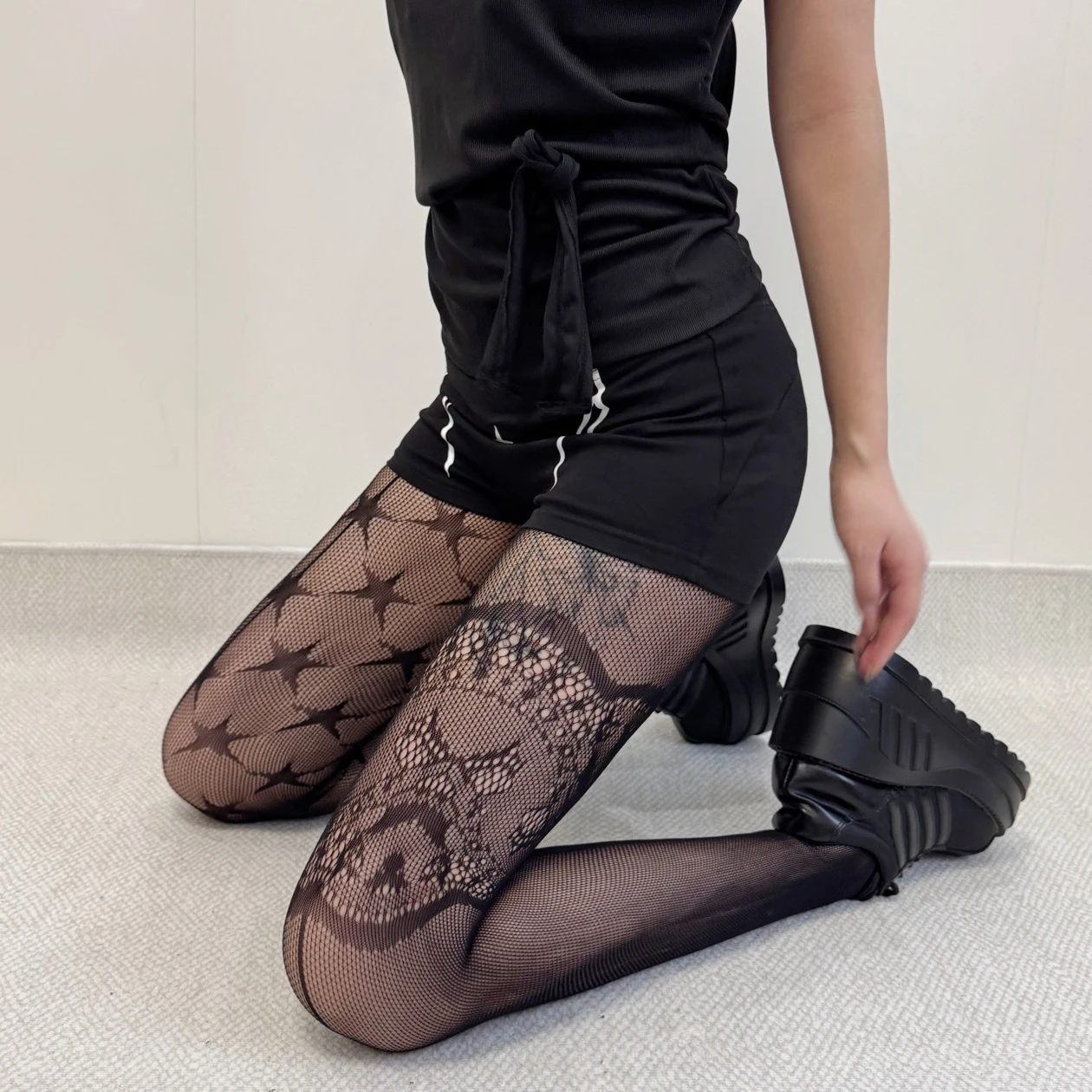 AB نمط الجوارب نجمة خماسية مثير جوارب ins يغطي الرجل شبكة صيد السمك الجوارب الأوروبية الأمريكية شعبية جوارب طويلة للنساء #3