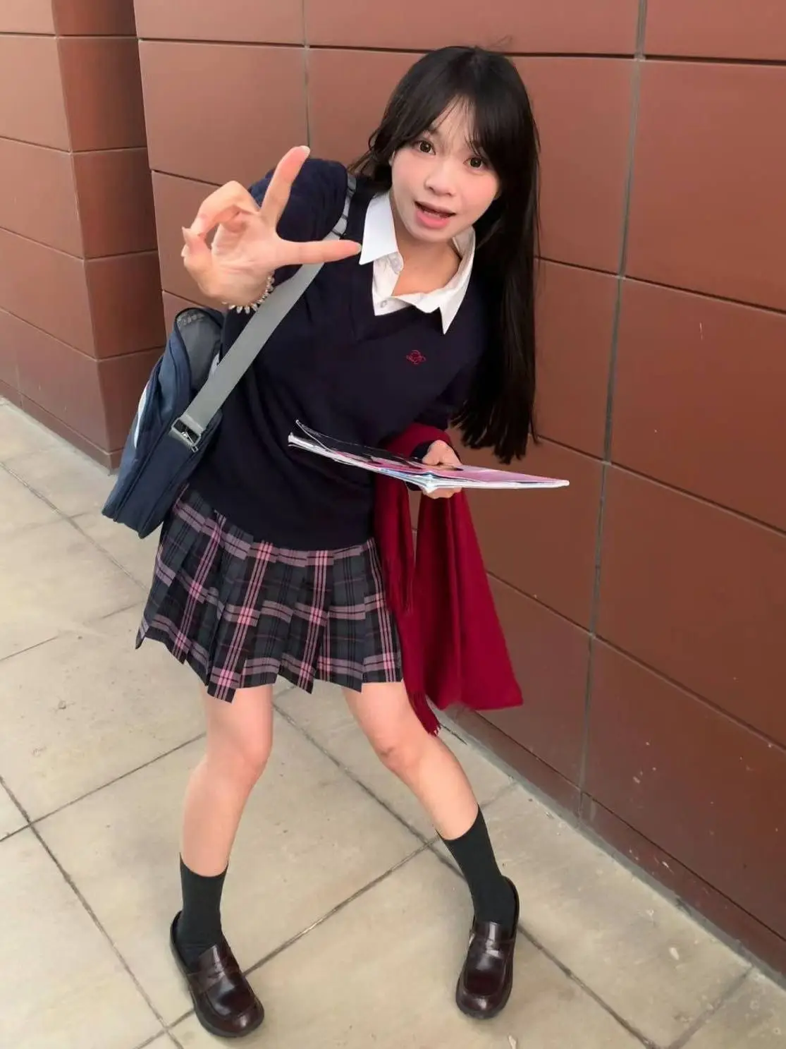 طقم سترة JK أصلية متوسطة الطول بياقة على شكل V وأكمام طويلة محبوكة للخريف والشتاء، أزياء نسائية