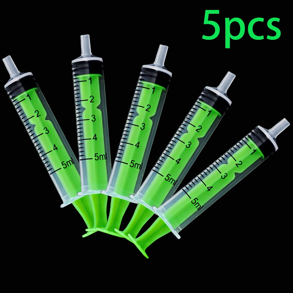 6 stuks gekleurde spuiten van 5 ml, gebruikt voor het doseren en meten van lijm, het voeren van huisdieren, het voeren van vogels, het bijvullen van inktpennen, enz., in geel, blauw, paars, groen,