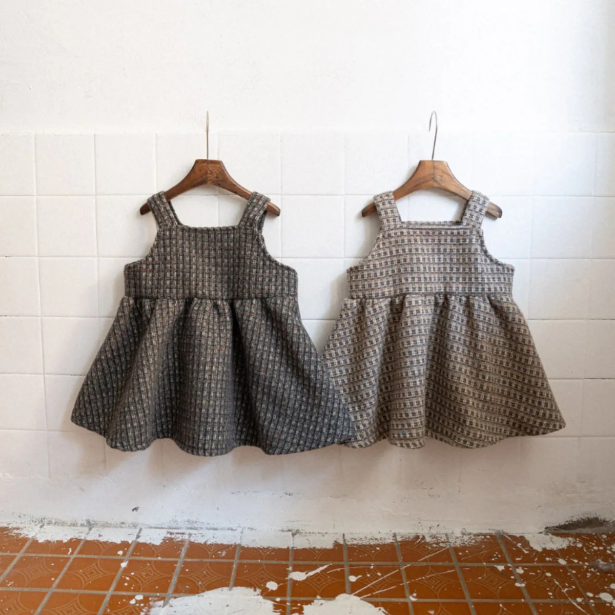 

2025 Winter New Baby Girl Sleeveless Plaid Dress Cotton Girls Thick Warm Vest Dress Infant Cute Princess Dress Toddler Clothes