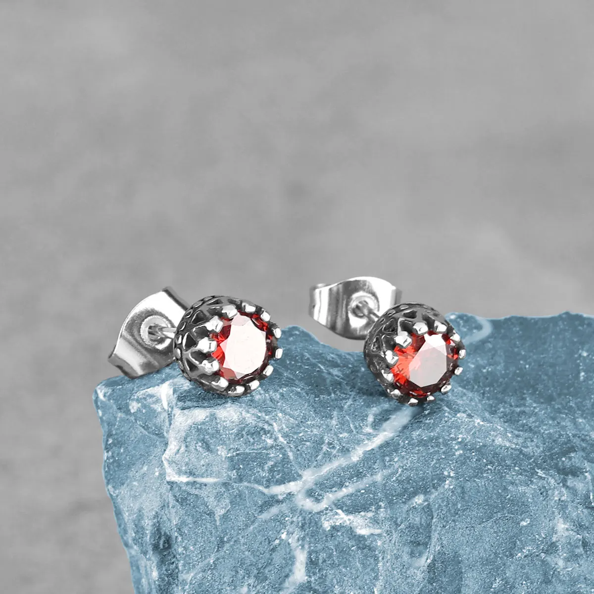 Stainless Steel New Personalized Pierced Earrings for Men Fashion Gadgets Hip Hop Biker Punk Jewelry Gifts Wholesale