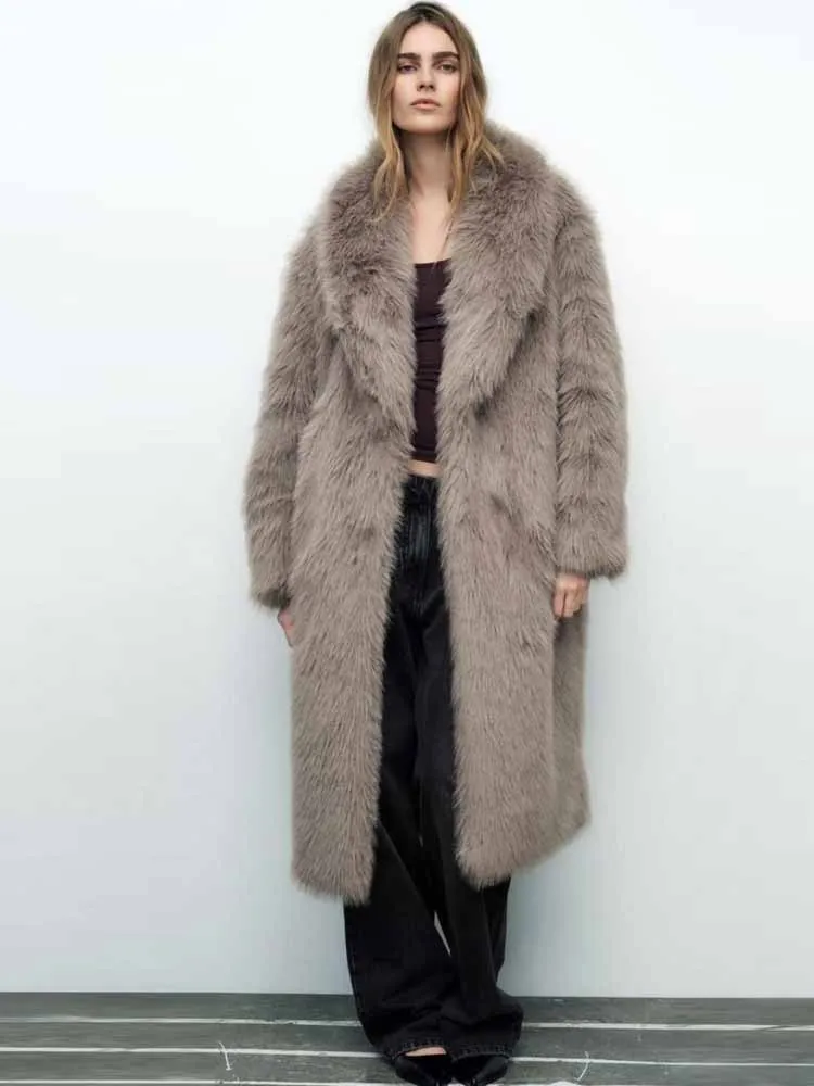 معطف نسائي طويل من الفرو الصناعي كبير الحجم من BKQU موضة فضفاضة وطية صدر السترة منفوش وسميك معطف دافئ 2025 ملابس خارجية فاخرة عالية الشارع