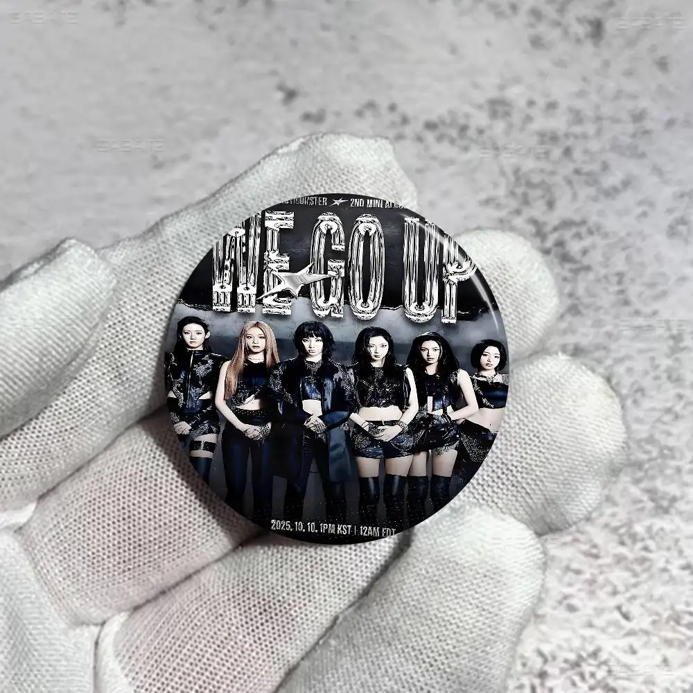 Kpop B-Babymonster 32/44/58MM Perni di bottoni personalizzabili Carino Divertente Distintivo creativo Decorazione di gioielli Regali per gli amici