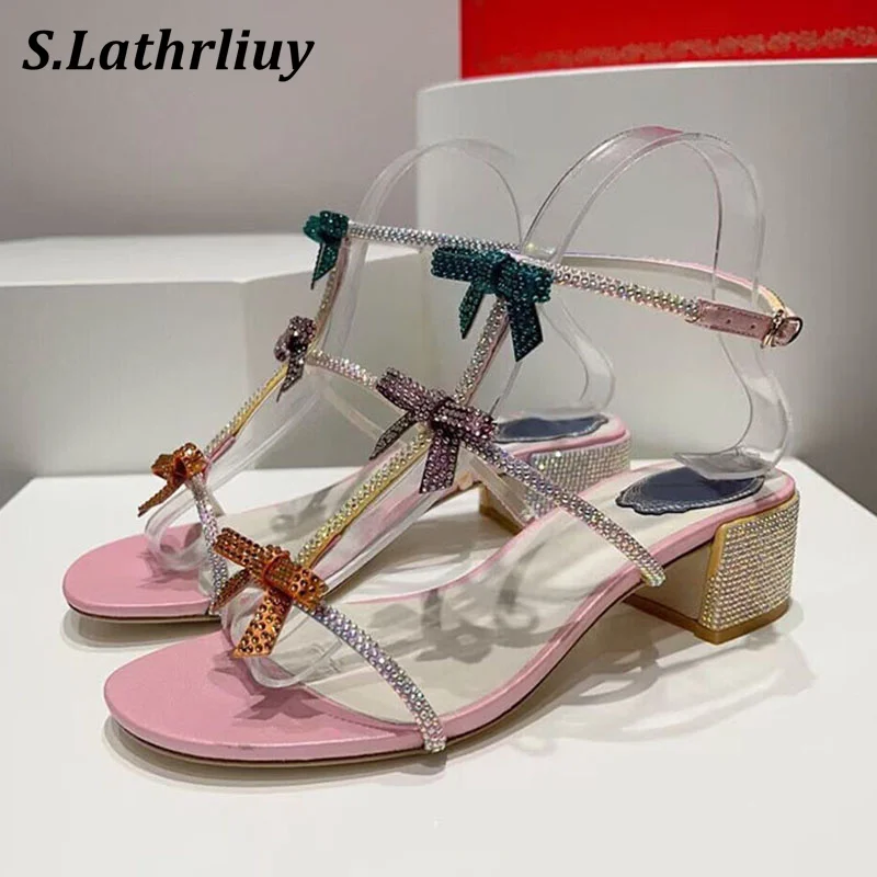

2024 Summer Square Heels Open Toe Sandals Women Shiny Rhinestone Bowknot Party Shoes Mid Heels Ankle Strap Gladiator Sandalias