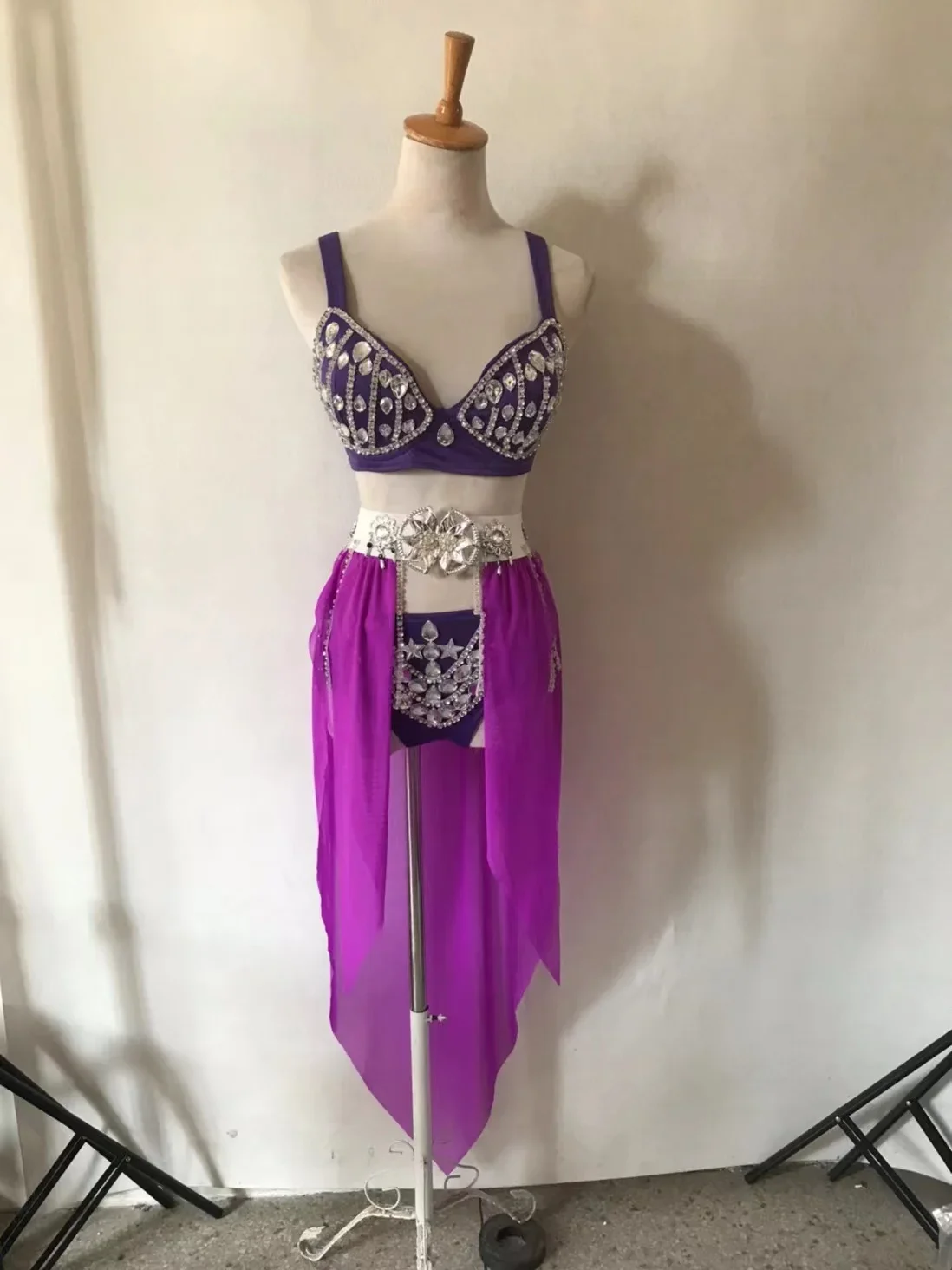 새로운 섹시 핸드메이드 DIY 재봉 상의 + 반바지 + 거즈 스커트 3피스 세트 나이트클럽 DJ 가수 무대 의상 여성 여름 의류 세트