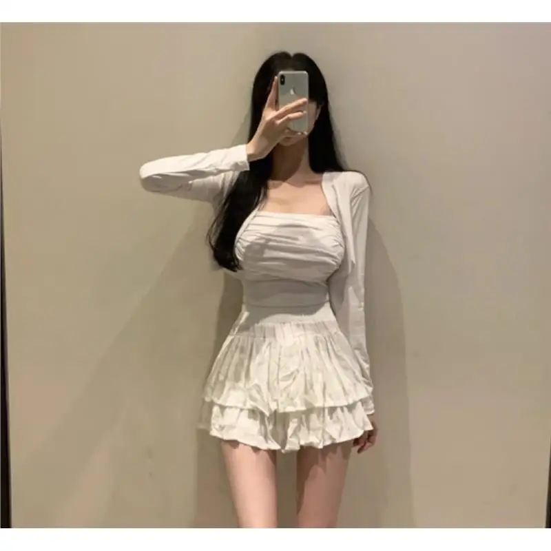 

Fashionable Two-Piece Set Tightened Pleated Tube Top Open Cardigan Ensemble by Zhi Che 2024 Autumn Collection High Percentage...