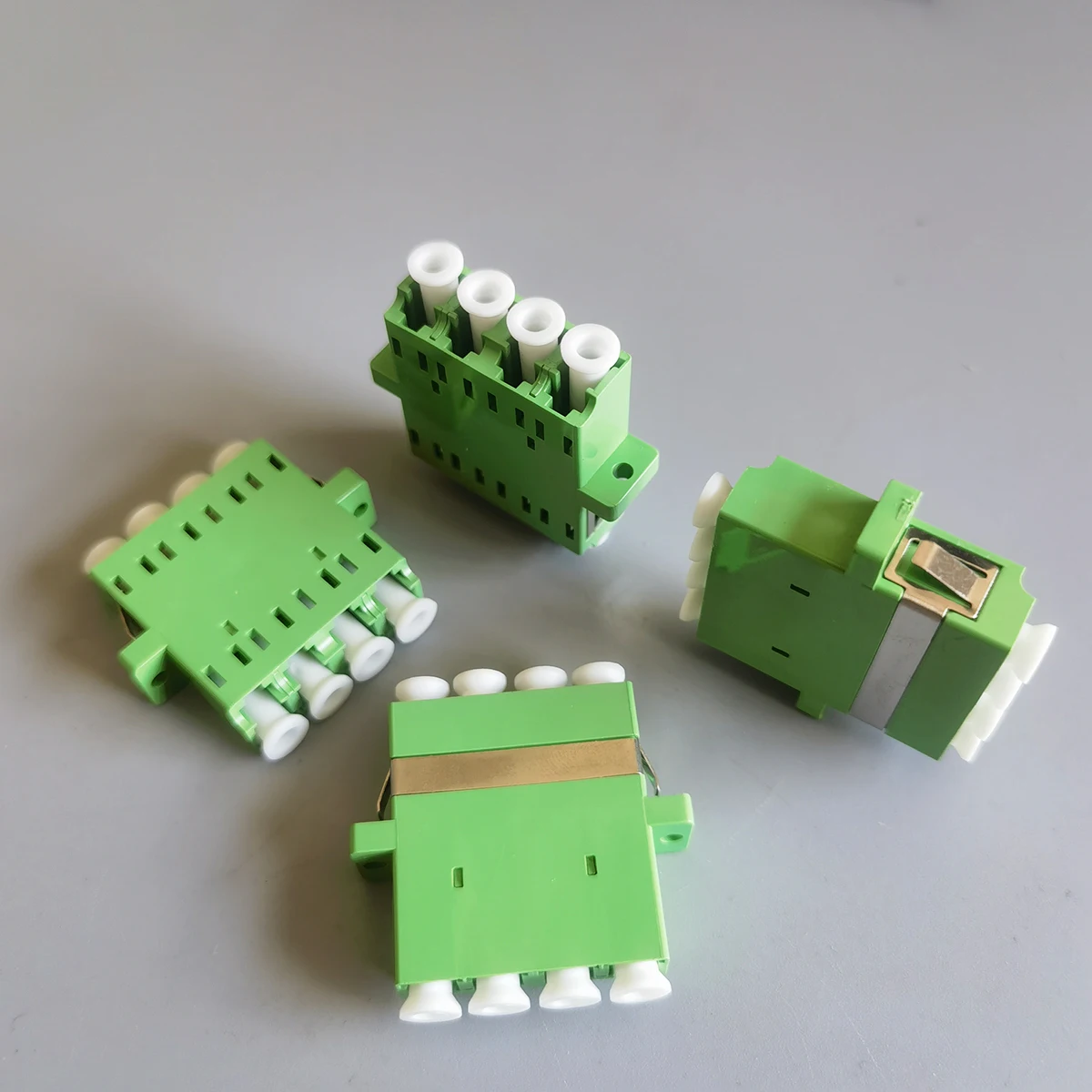 Adaptador Fibra Óptica LC/APC 4 Hilos - usage example