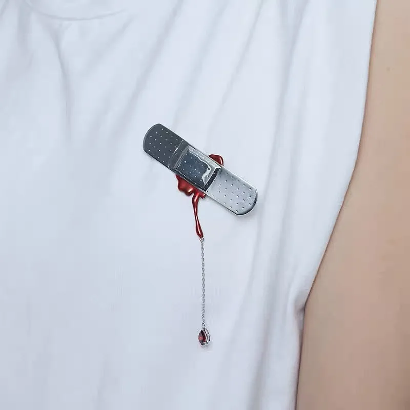 Kreative Nachahmung Pflaster Und Blutungen Blut Abzeichen Pins Brosche Trendy Metall Legierung Emaille Quaste Revers Pin Schmuck Zubehör