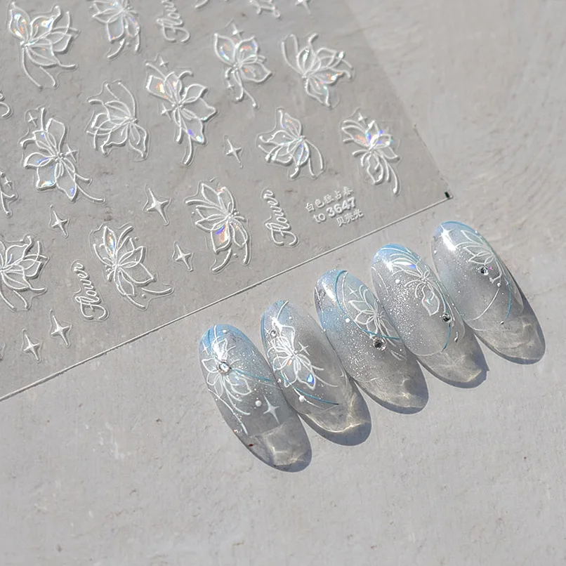 Autocollants brillants pour la décoration des ongles, décalcomanies de manucure avec des biscuits de fleurs blanches pures, des perles, des étoiles, des roses, des loves et des leons en 3D